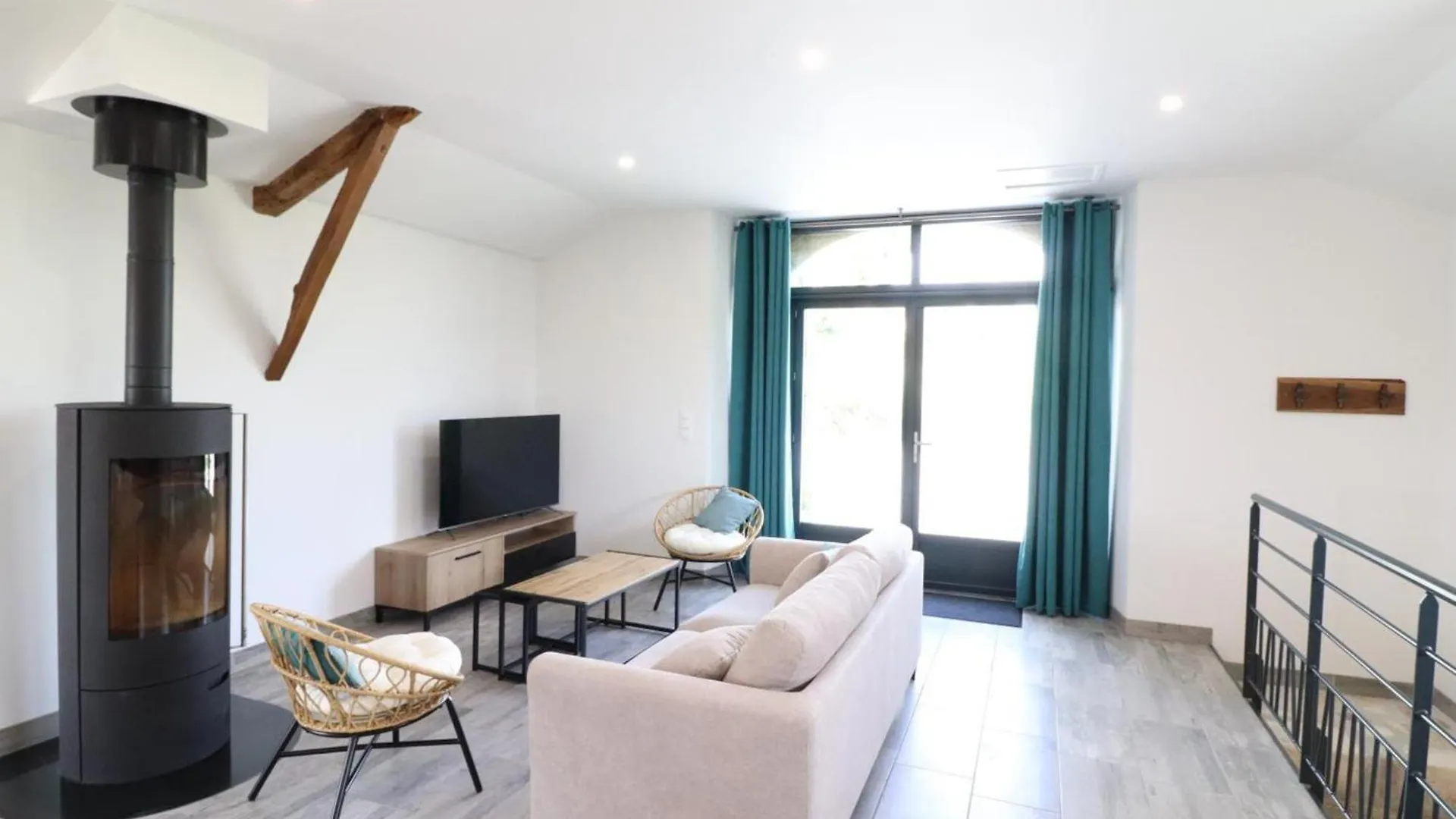 Holiday home Gite Renove Avec Terrasse, Climatisation Et Animaux Acceptes - Fr-1-742-294 Le Trioulou France