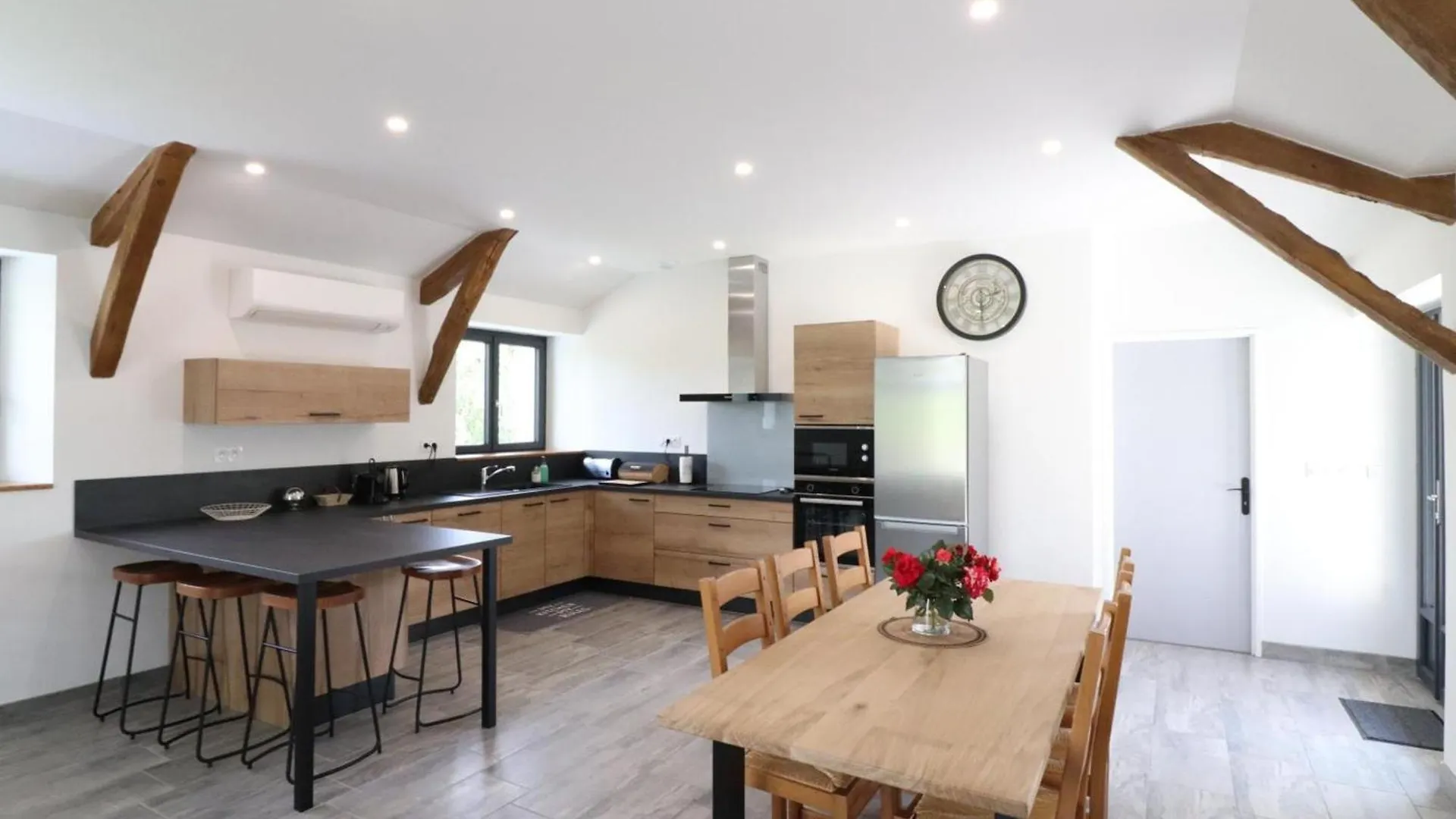 Holiday home Gite Renove Avec Terrasse, Climatisation Et Animaux Acceptes - Fr-1-742-294 Le Trioulou
